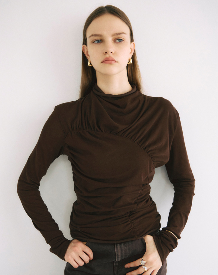 Brown tops