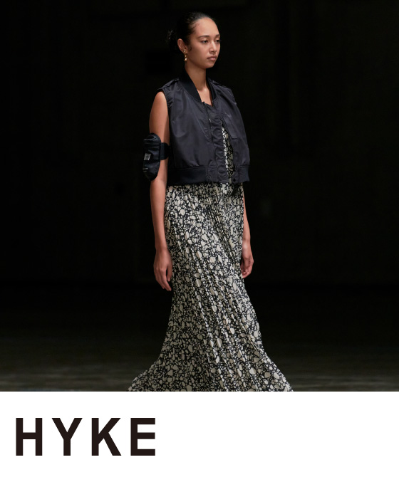 HYKE 2023SS シアースリーブクルーネックドレス-