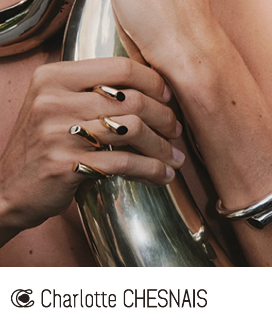 /images/top/250124slider/women/charlottechesnais.jpg