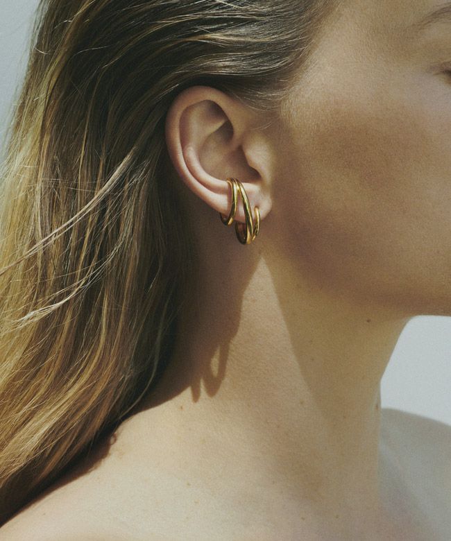 シルバー素材になりますCharlotte Chesnais -Round Trip Ear Cuff