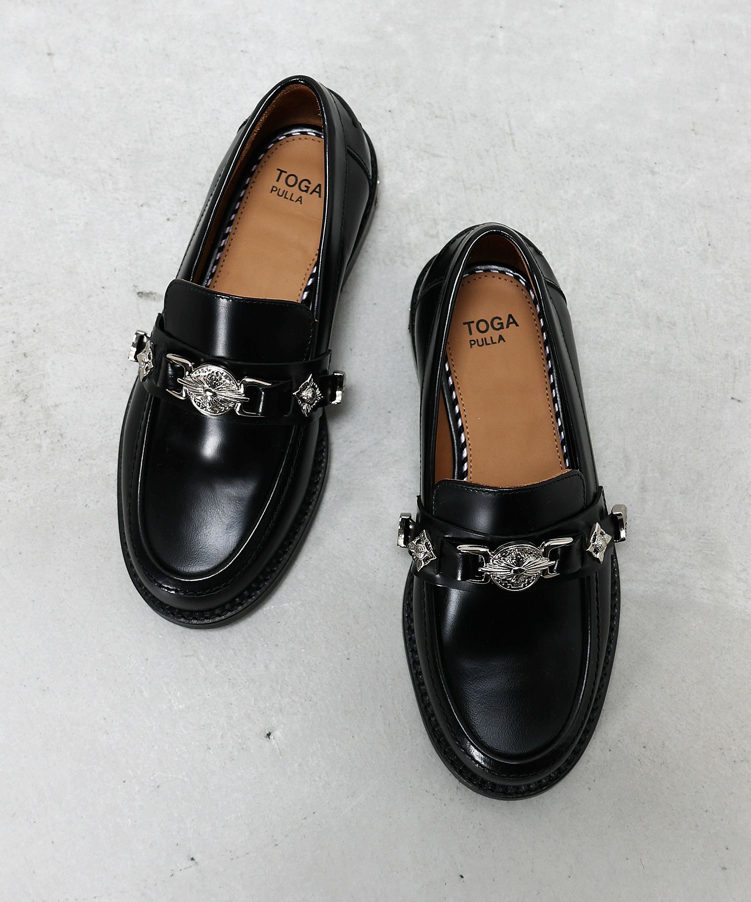 TOGA PULLA(トーガプルラ)】 METAL LOAFERS｜PARIGOT ONLINE（パリゴ 