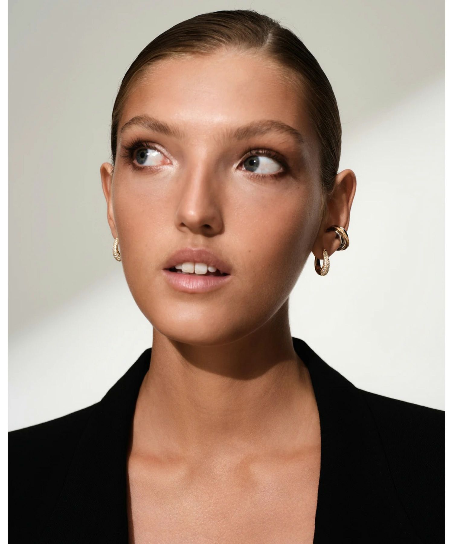 TOM WOOD(トムウッド)】 Liz Hoops Pave Gold ピアス｜PARIGOT ONLINE 