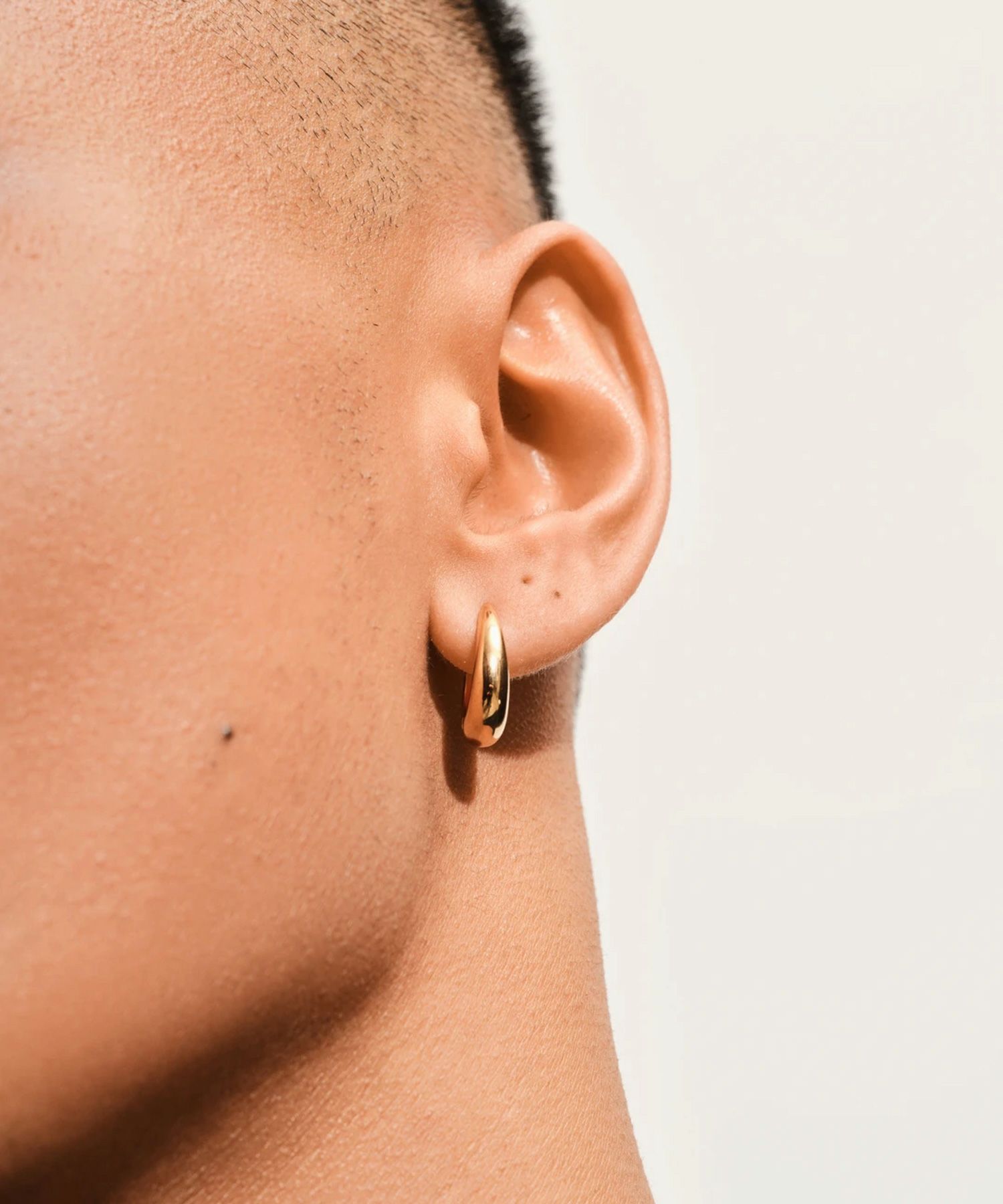 TOM WOOD(トムウッド)】 Liz Hoops Gold ピアス｜PARIGOT ONLINE 
