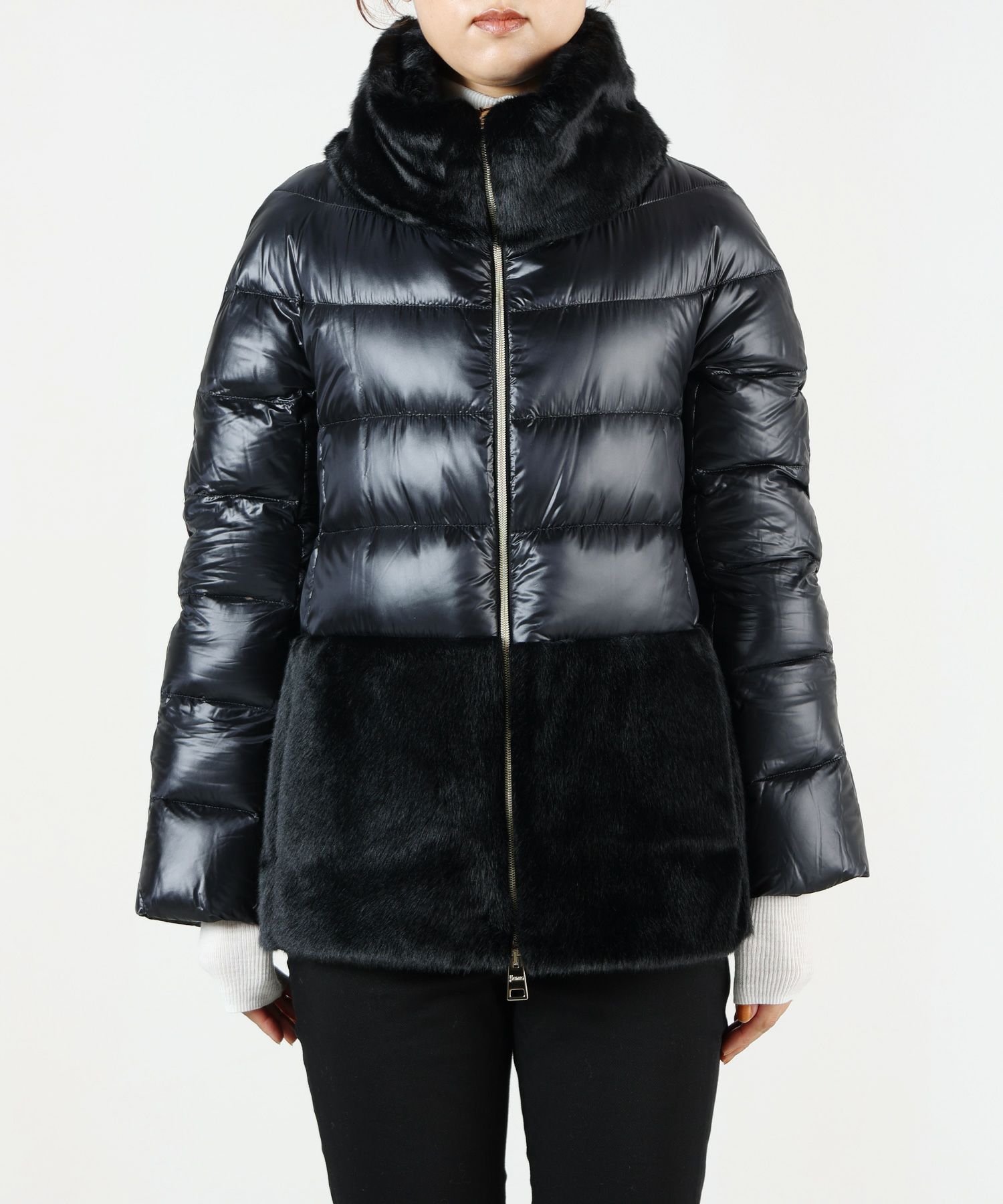 HERNO(ヘルノ)】ナイロンウルトラライト レディ ケープ｜PARIGOT  