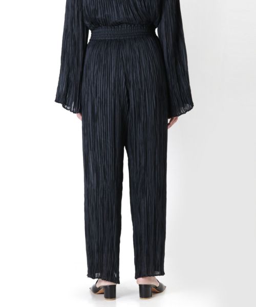 HYKE RANDOM PLEATED PANTS | santacasapirassununga.com.br