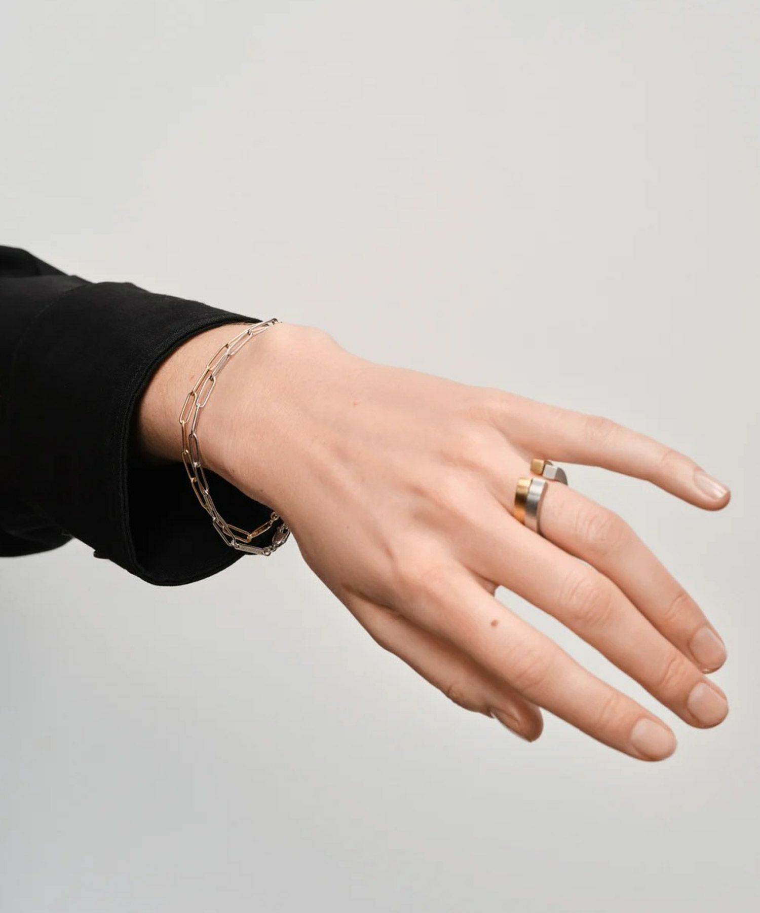 TOM WOOD(トムウッド)】 Box Gold ブレスレット｜PARIGOT ONLINE 