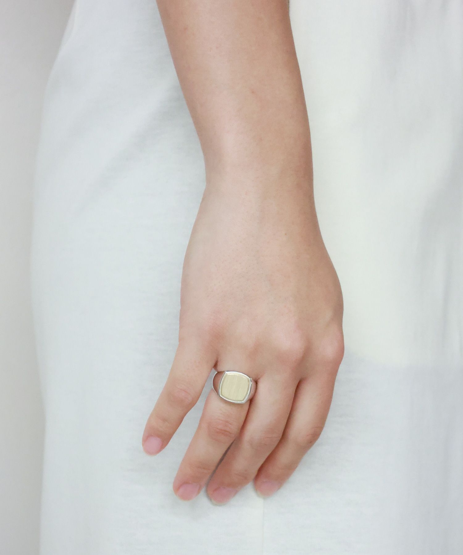 TOM WOOD(トムウッド)】 Cushion Gold Top リング｜PARIGOT ONLINE  