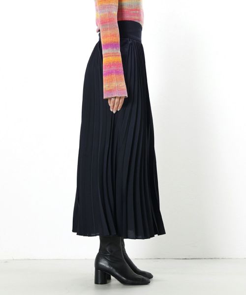 Mame KurogouchiマメCurved Pleated Skirt www.unaitas.com