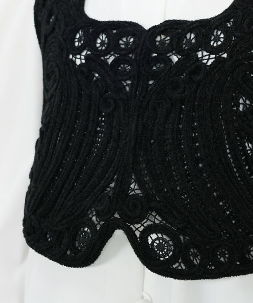 Mame Kurogouchi Cord Embroidery Vest - www.goldenbingofamily.com