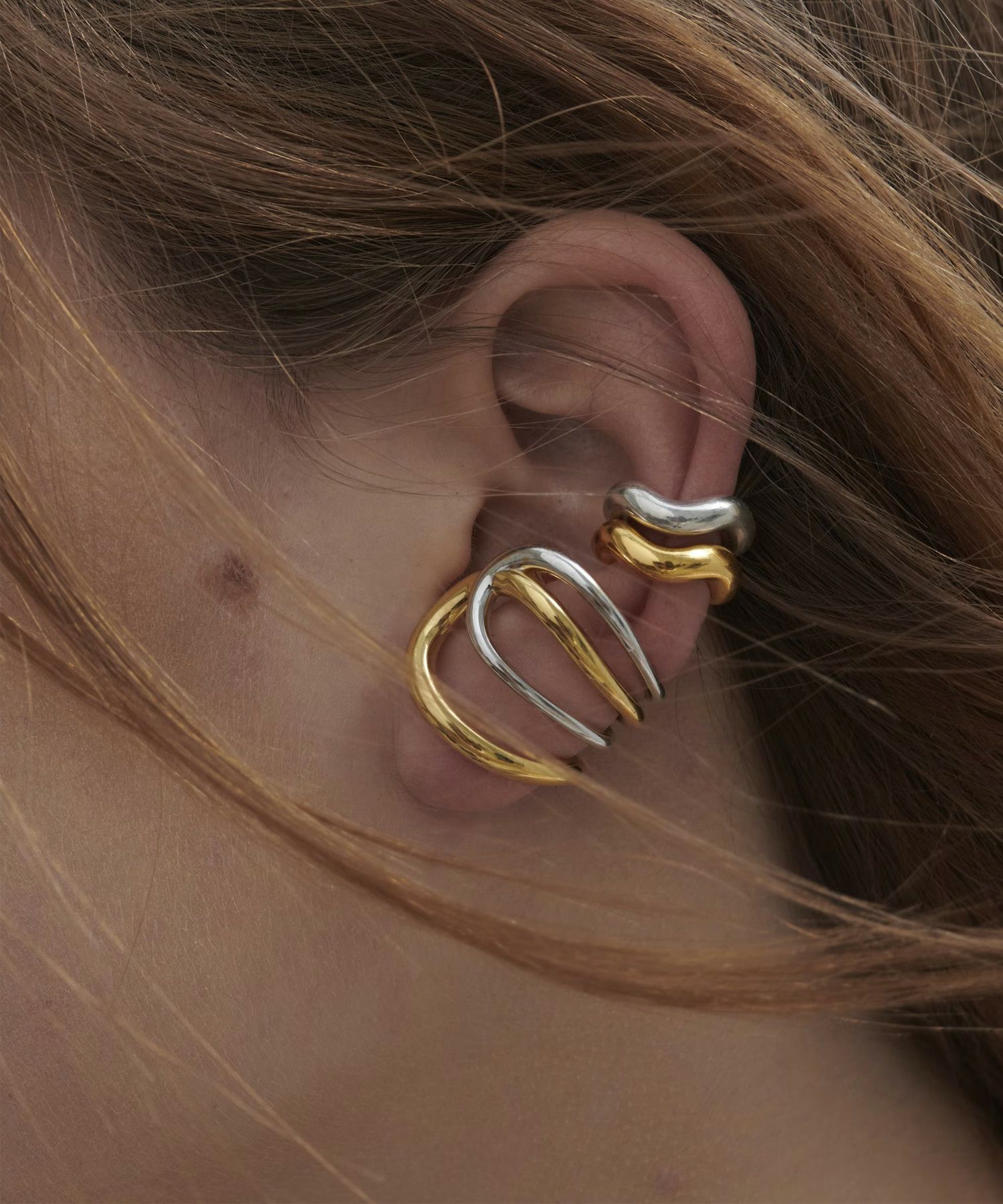 Charlotte Chesnais(シャルロットシェネ)】 BO CUFF WAVE(片耳用 