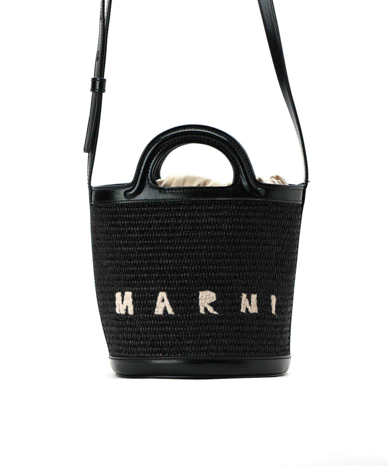 BLACK(00N99)