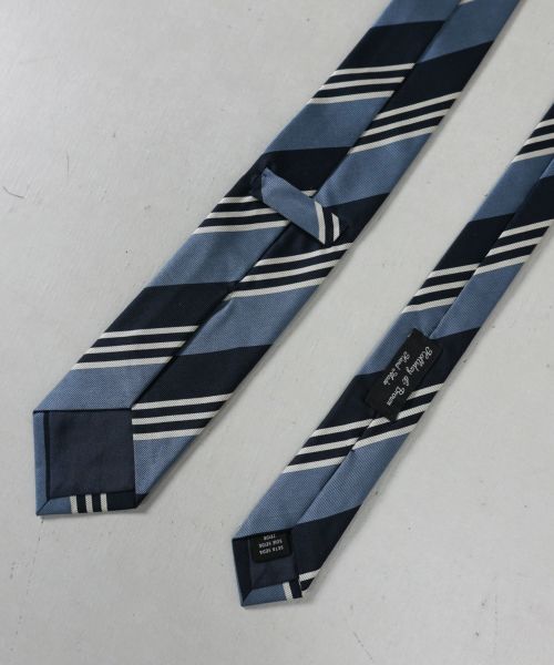 Holliday & Brown(ホリデーアンドブラウン)】 シルクレジメンタルタイ