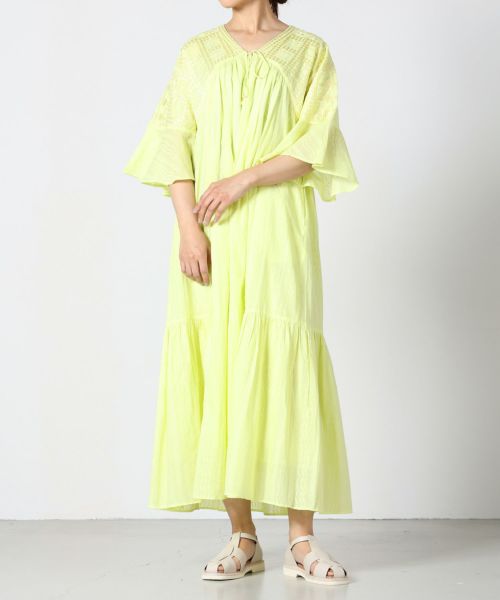 ヌキテパ Cotton Jacquard Embroidery Dress | vuzelia.com