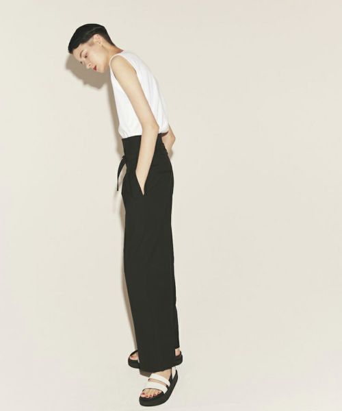 CINOH(チノ)】 DOUBLE BELT TWO TUCK PANTS｜PARIGOT ONLINE（パリゴ