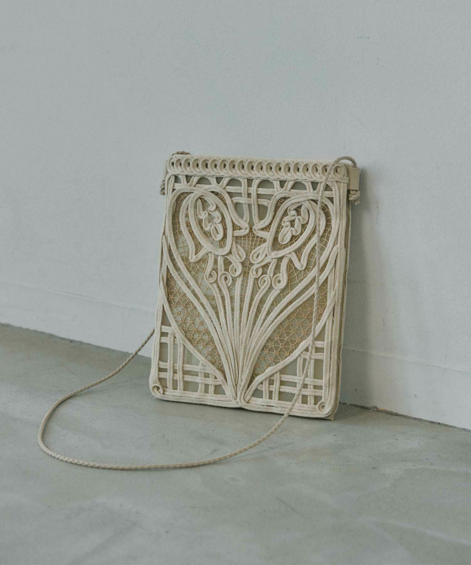 Mame Kurogouchi(マメ クロゴウチ)】 Cording Embroidery Pouch With  