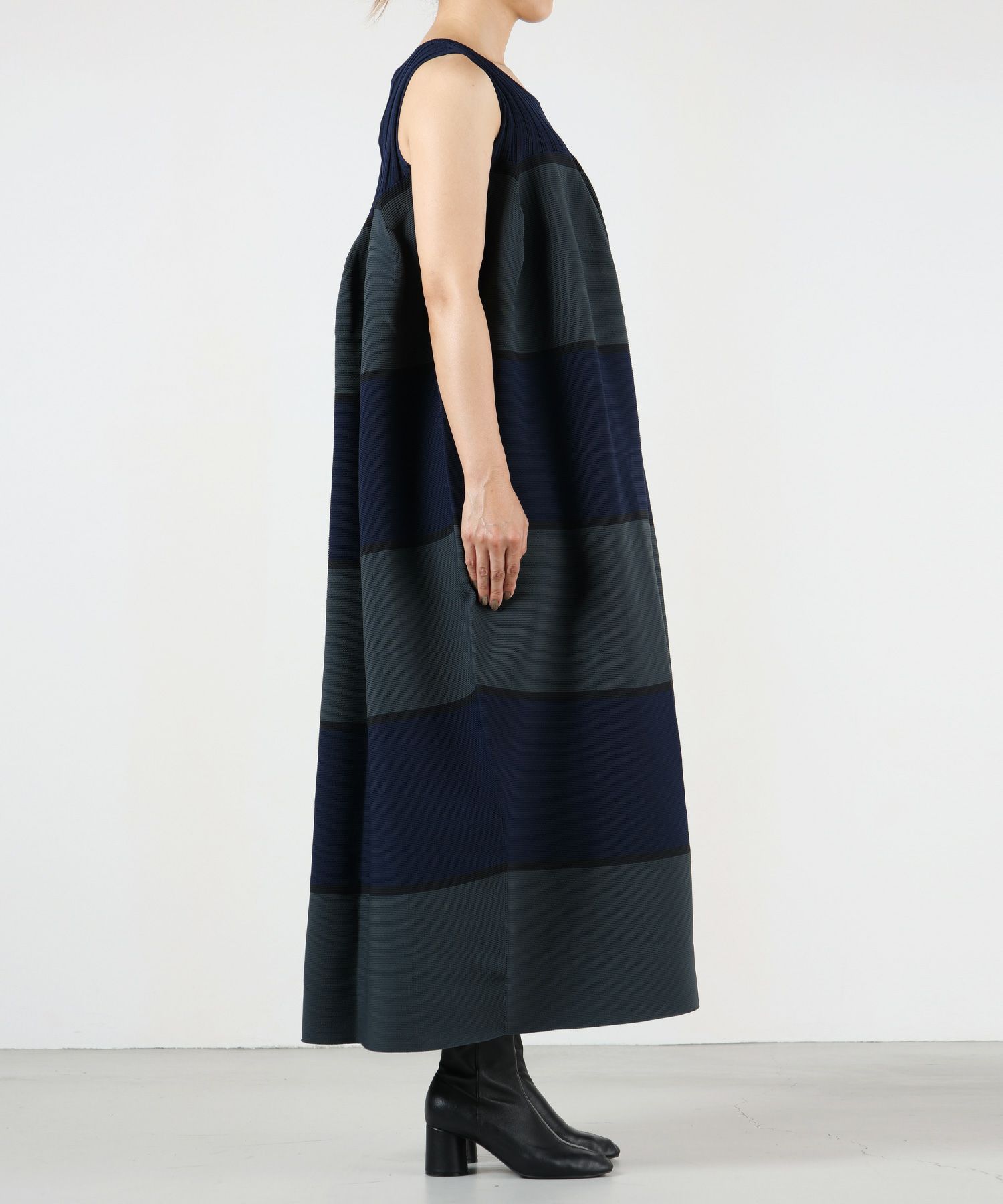 CFCL(シーエフシーエル)】 POTTERY SLEEVELESS BUST FLARE DRESS 