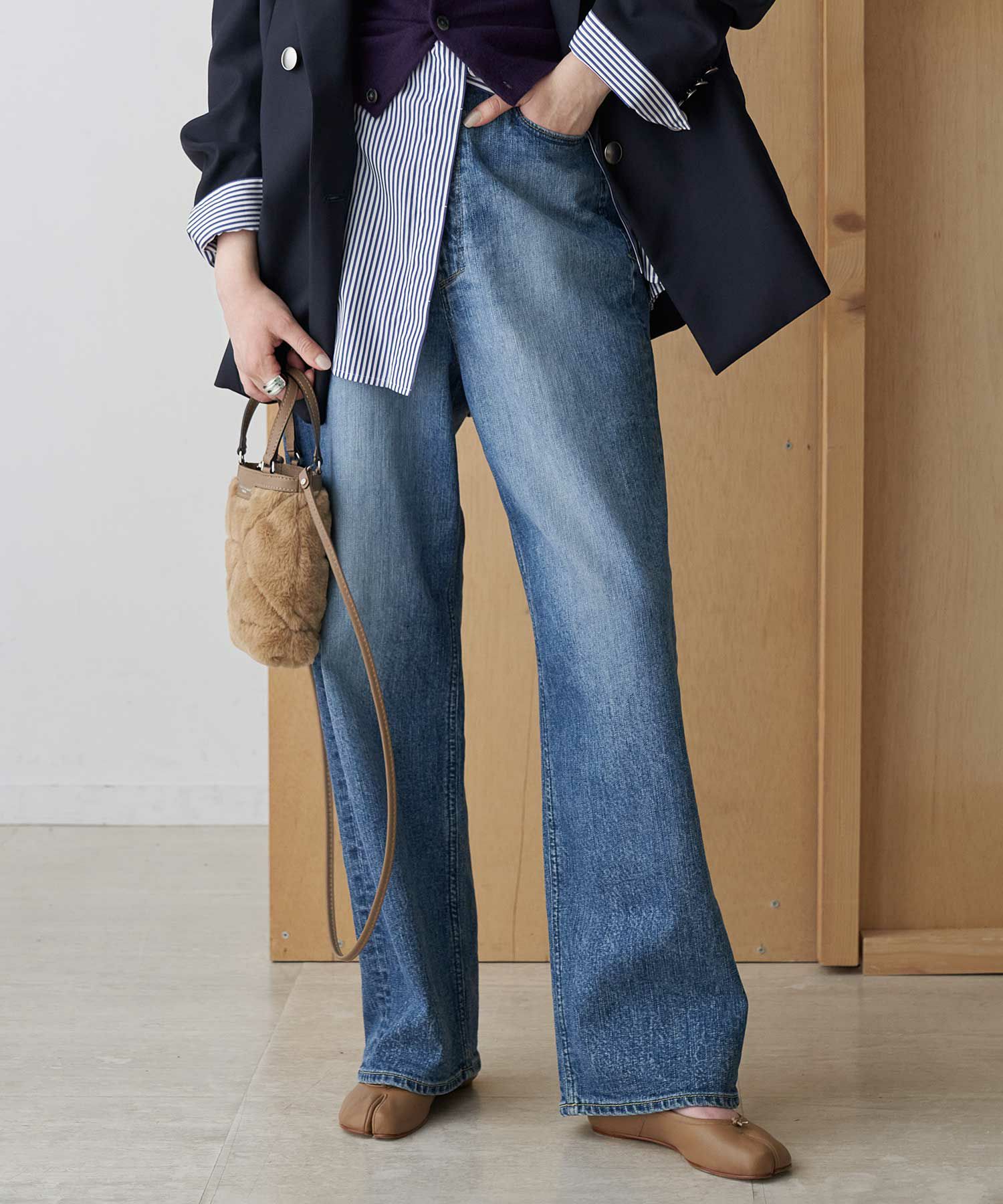 YANUK JOAN 23インチFVBブルー