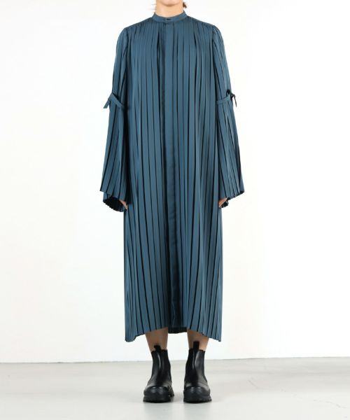 HYKE(ハイク)】 TAFFETA PLEATED DRESS｜PARIGOT ONLINE（パリゴ