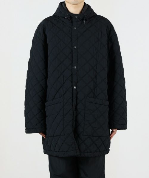 YOKE(ヨーク)】 REVERSIBLE QUILTING HOODED COAT｜PARIGOT ONLINE 