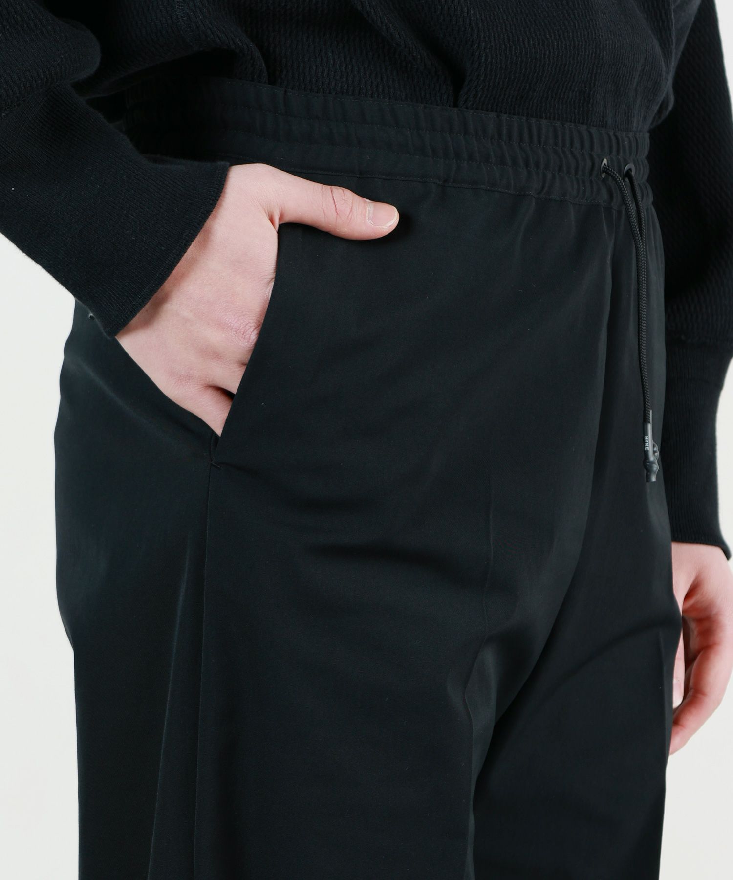HYKE(ハイク)】 ≪GENDERLESS≫TASLAN WIDE LEG PANTS｜PARIGOT ONLINE 