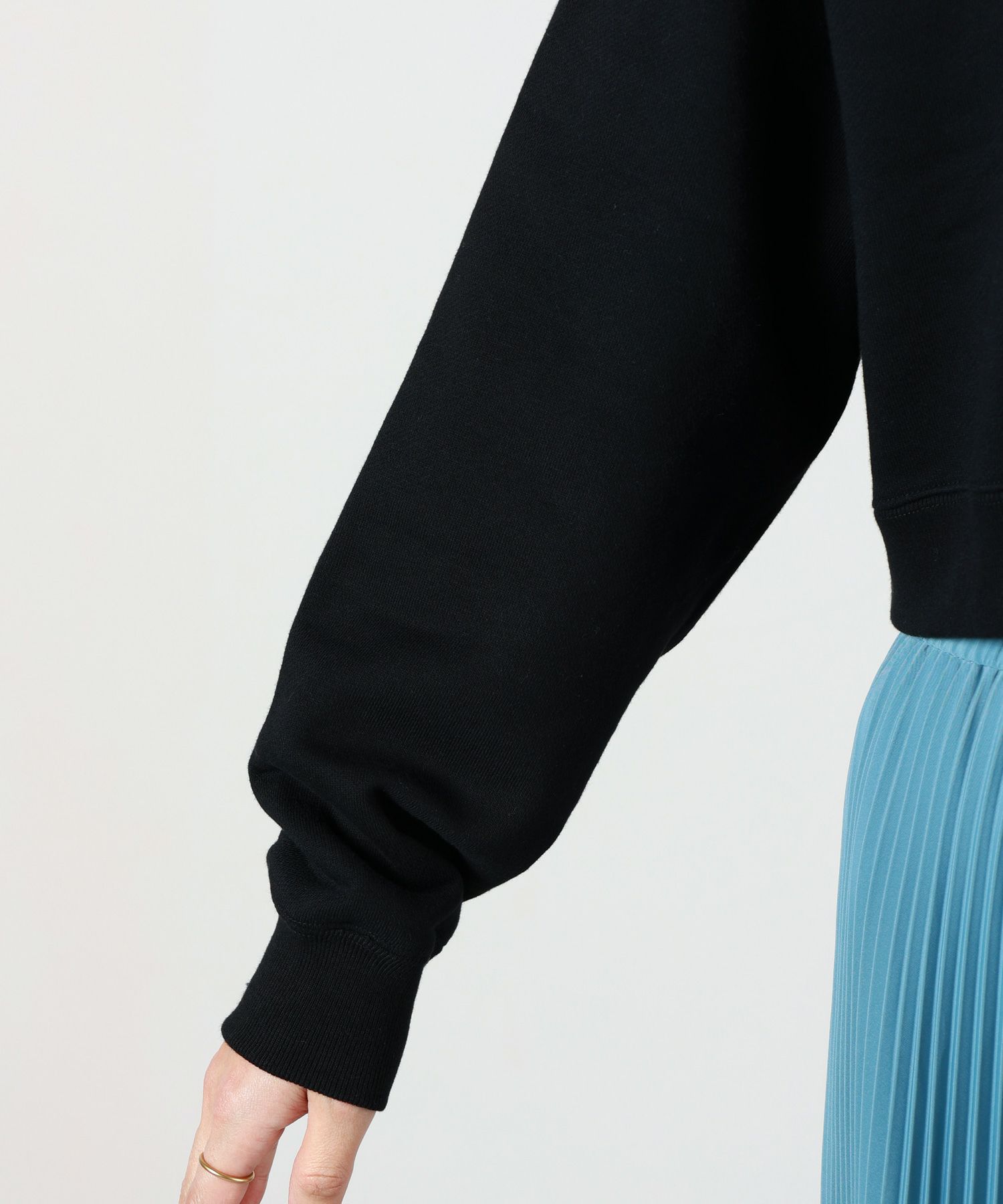 HYKE(ハイク)】 CROPPED SWEAT SHIRT｜PARIGOT ONLINE（パリゴオンライン）