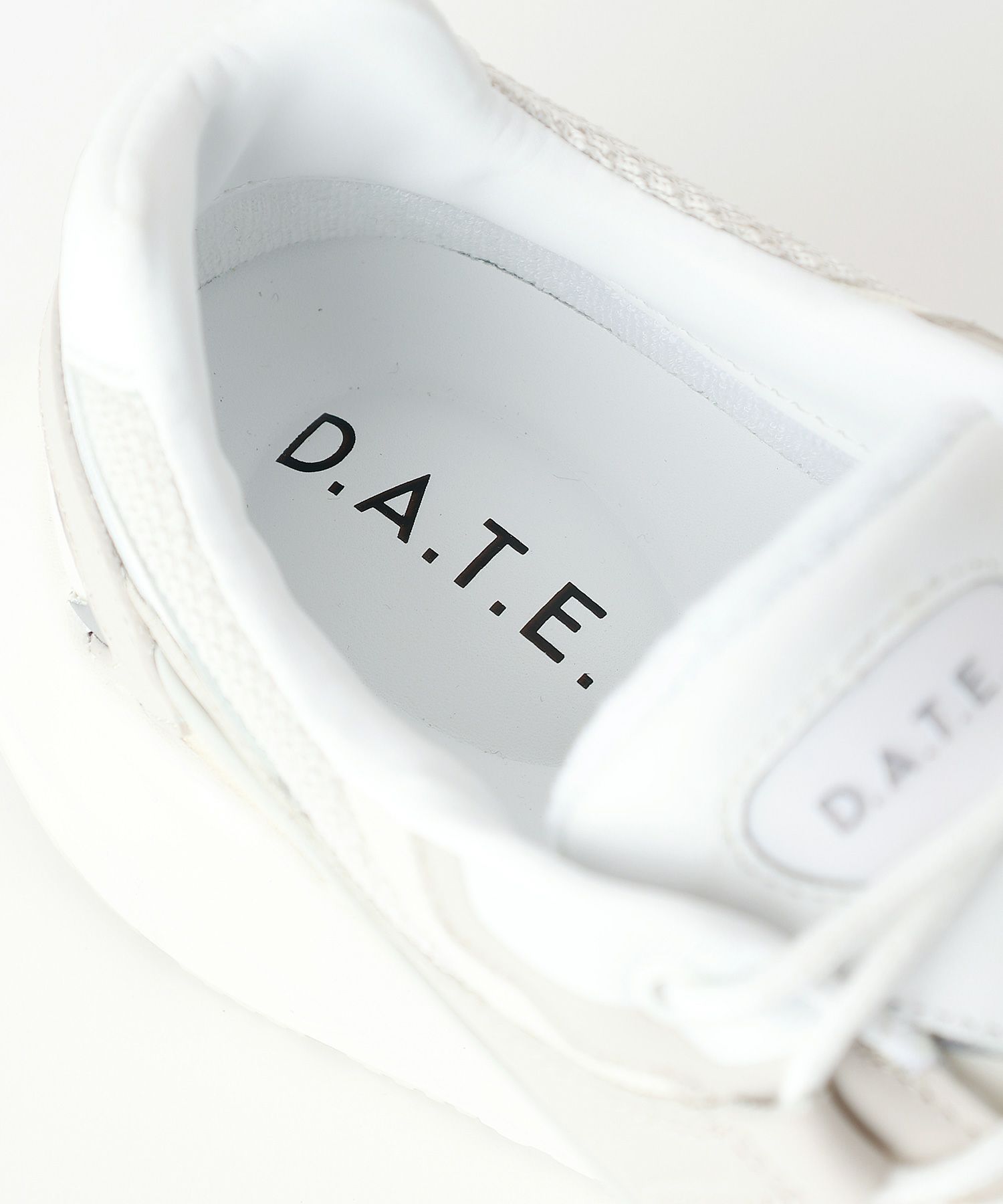 D.A.T.E.(デイト)】 VELA HYBRID IVORY(40～43)｜PARIGOT ONLINE