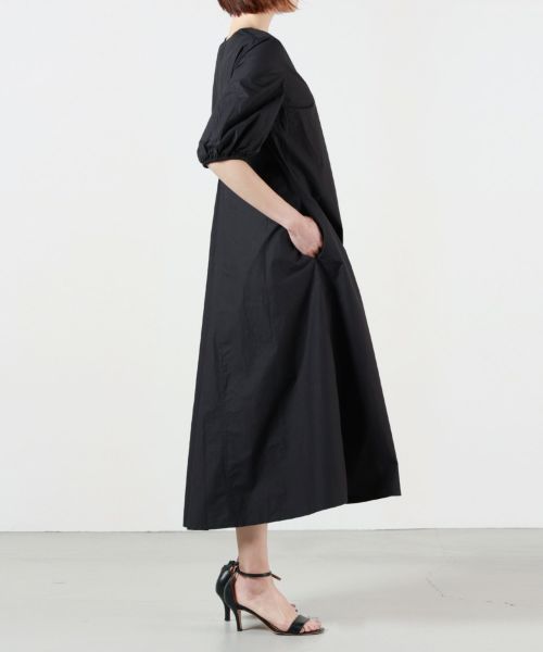 GANNI(ガニー)】 COTTON POPLIN V-NECK LONG DRESS｜PARIGOT ONLINE