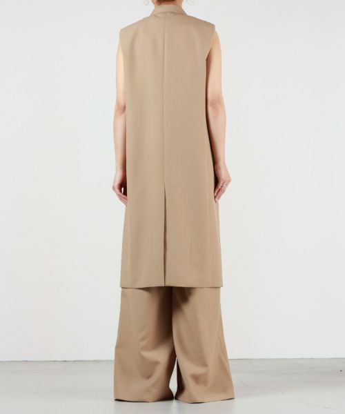 HYKE(ハイク)】DOESKIN DOUBLE-BREASTED SLEEVLESS BLAZER