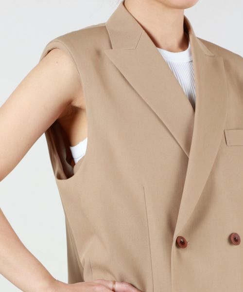 HYKE(ハイク)】DOESKIN DOUBLE-BREASTED SLEEVLESS BLAZER