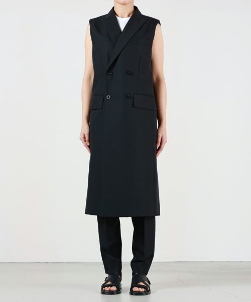 HYKE(ハイク)】DOESKIN DOUBLE-BREASTED SLEEVLESS BLAZER