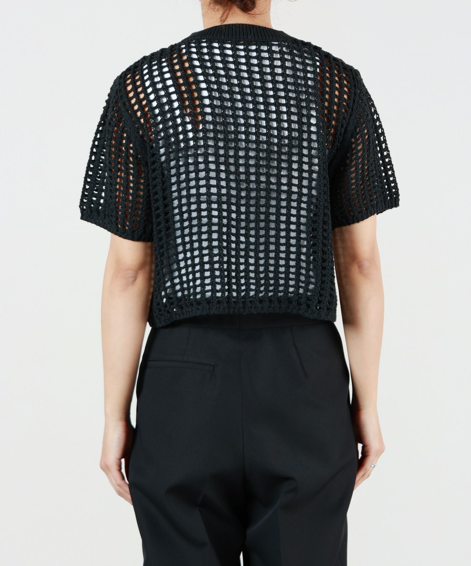 HYKE(ハイク)】 CROCHETED CROPPED SHORT-SLV SWEATER｜PARIGOT ONLINE 