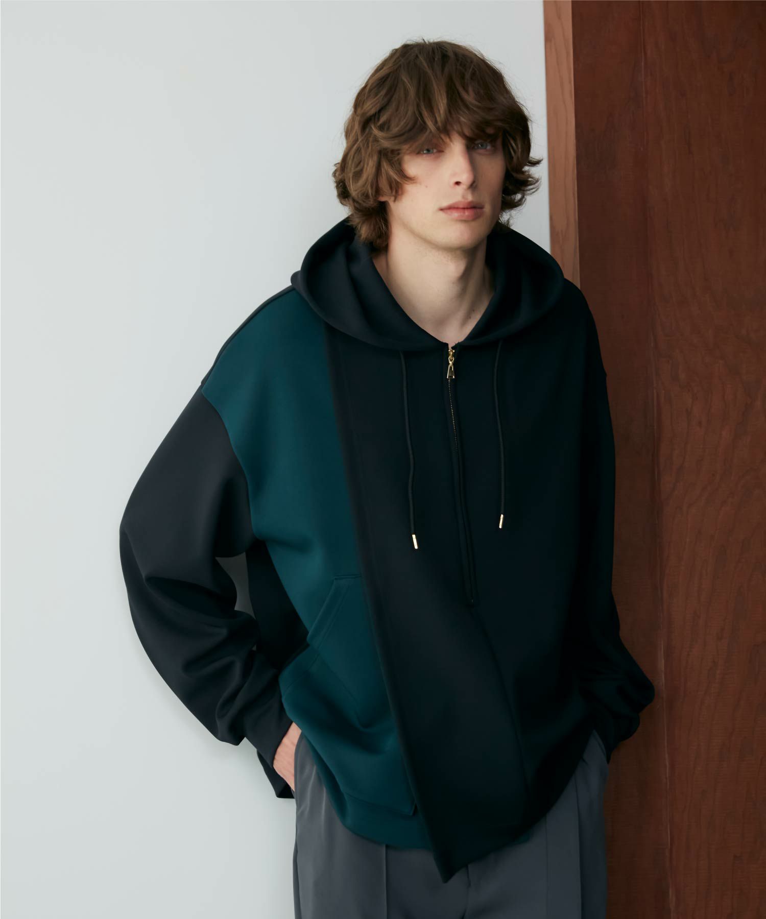 CULLNI(クルニ)】 PARIGOT(パリゴ)別注 Asymmerrical Half Zip Hoodie  