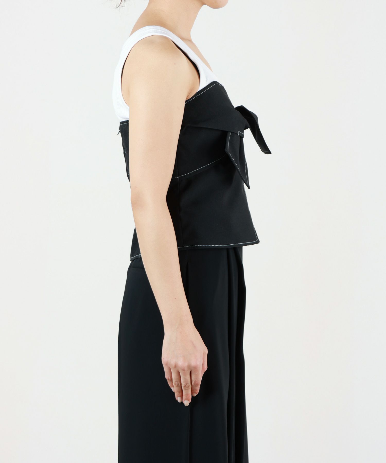 HYKE(ハイク)】 WHITE STITCH STRAPLESS TOP｜PARIGOT ONLINE（パリゴ 