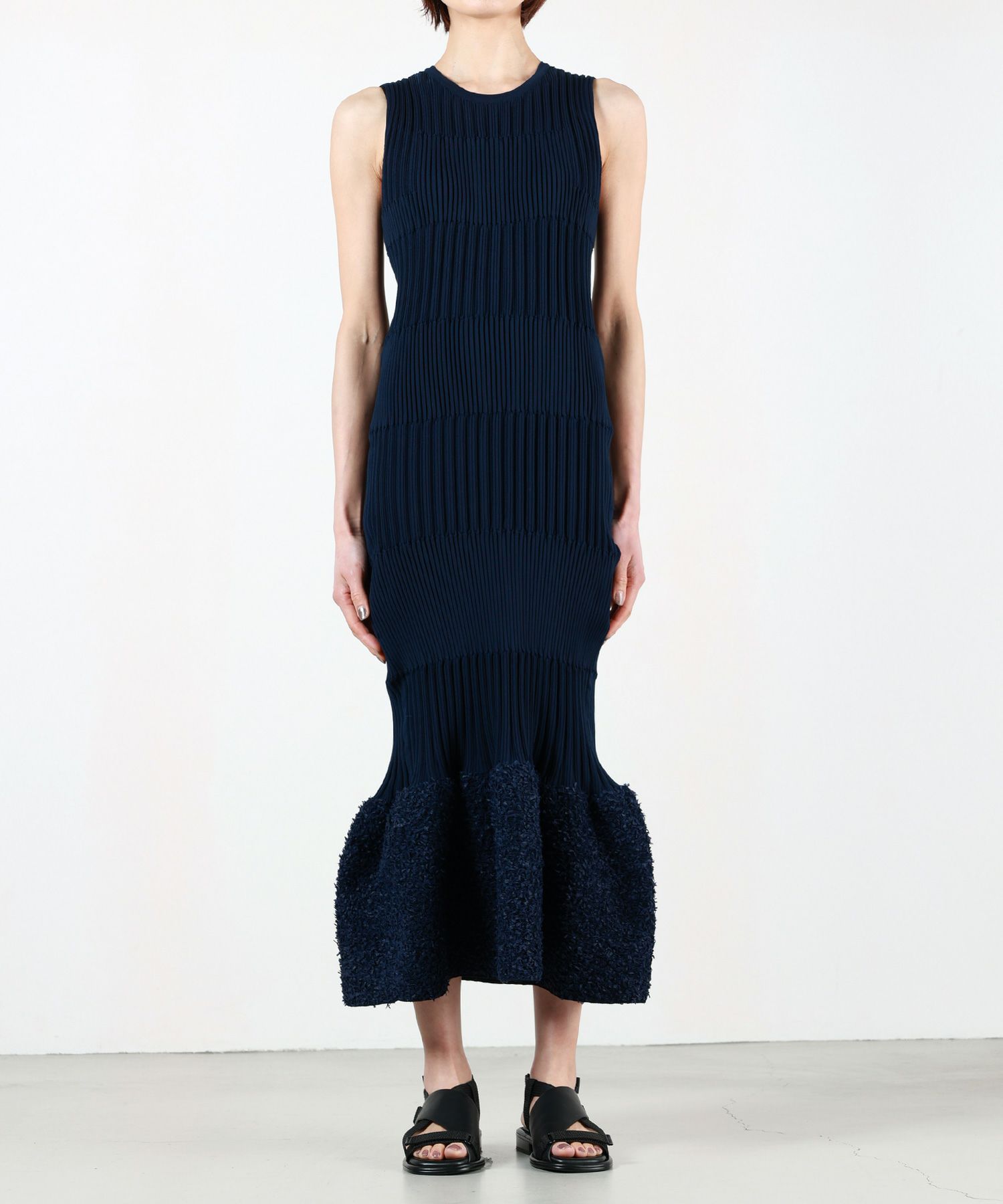 CFCL(シーエフシーエル)】 FLUTED REEF SLEEVELESS MERMAID DRESS 
