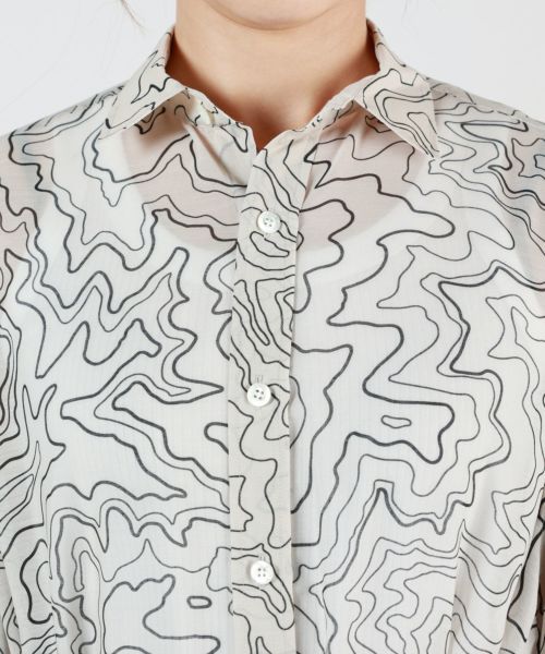 HYKE(ハイク)】 CONTOUR LINE BELL-SLEEVE DRESS｜PARIGOT