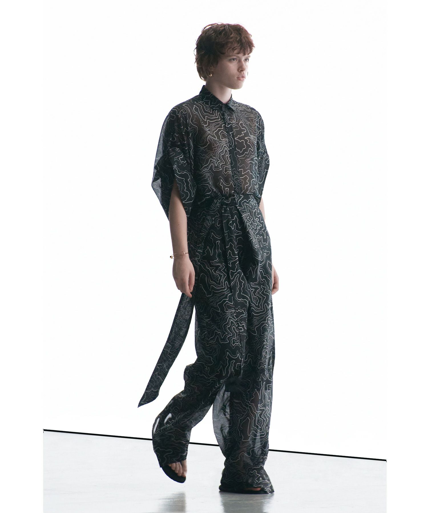 HIKE☆ハイクCONTOUR LINE BELL-SLEEVE SHIRT