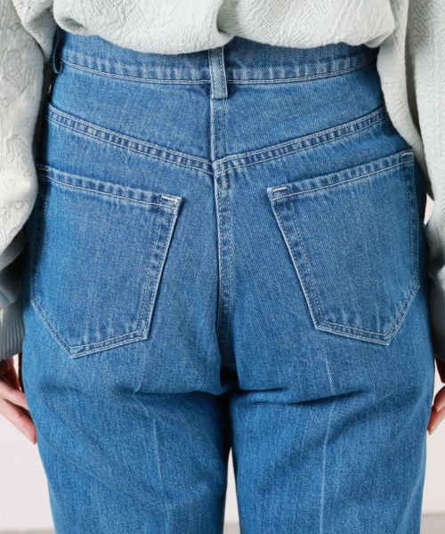 Mame Kurogouchi(マメ クロゴウチ)】 Floral Embossed Flare