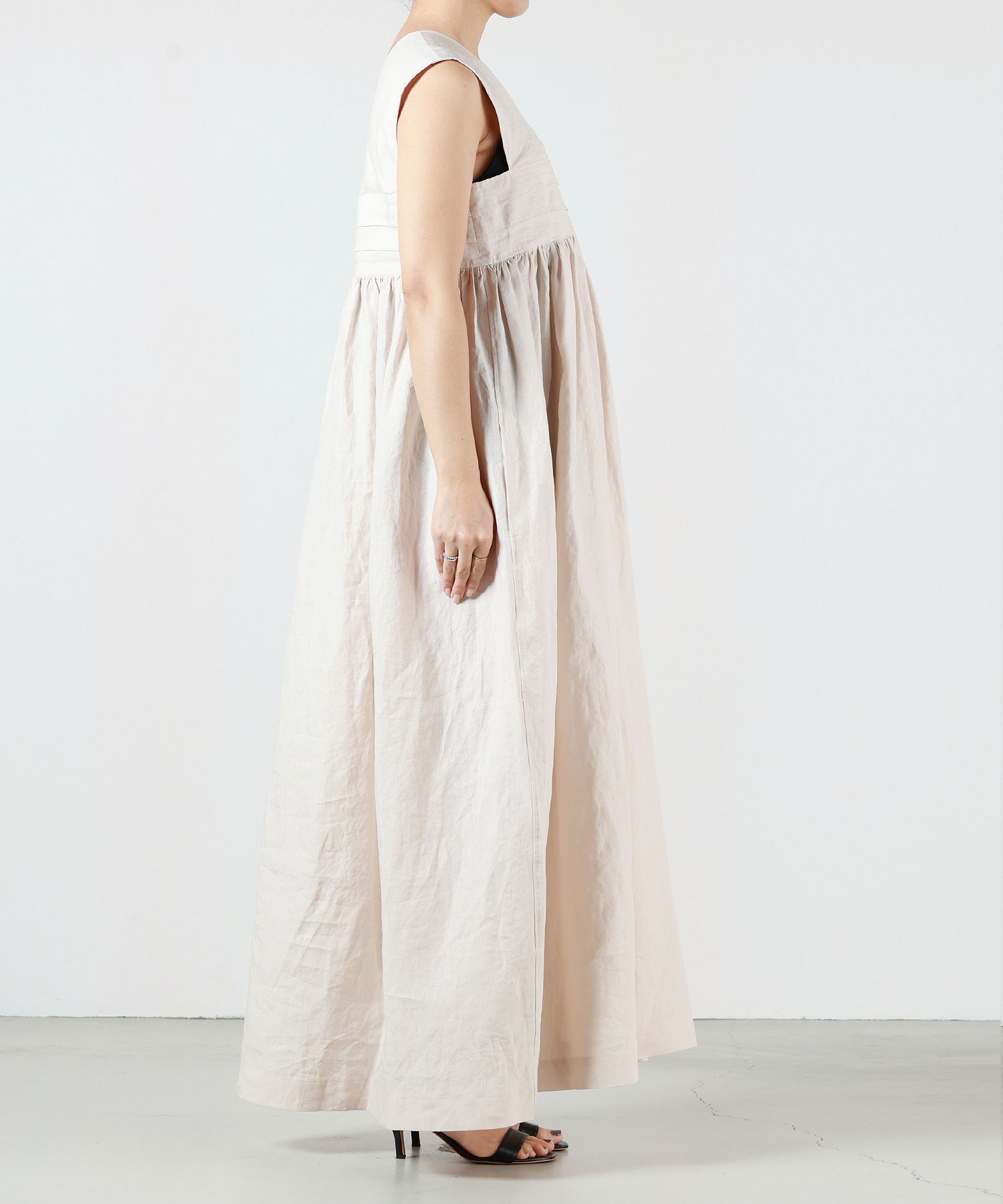 HYKE(ハイク)】 LINEN MAXI DRESS｜PARIGOT ONLINE（パリゴオンライン）