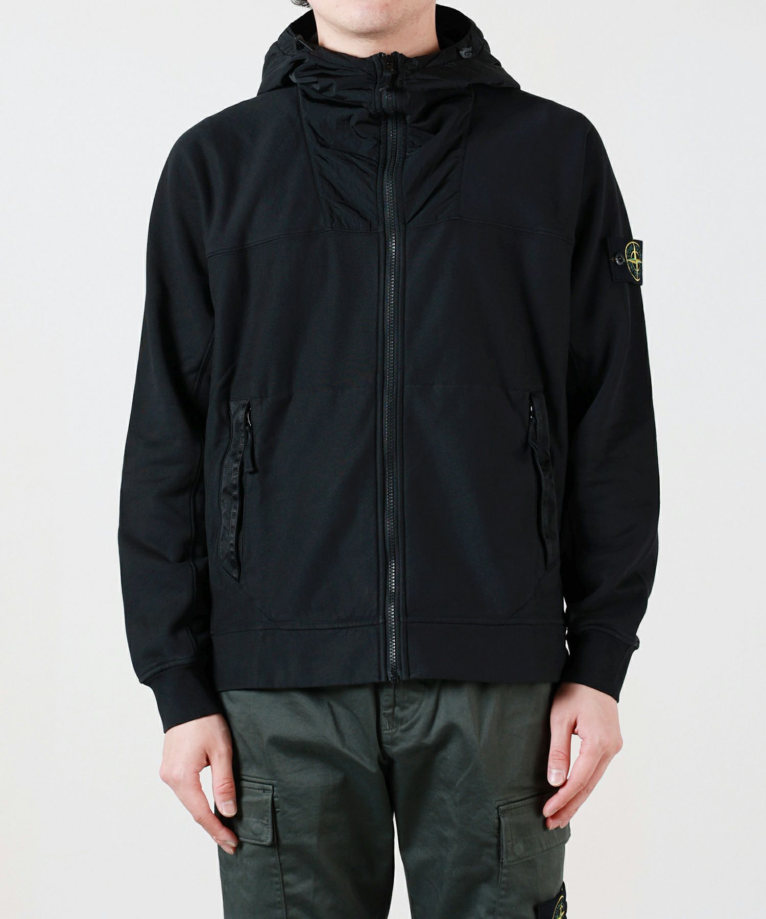 STONE ISLAND(ストーンアイランド)】 スウェットシャツ フルジップ  