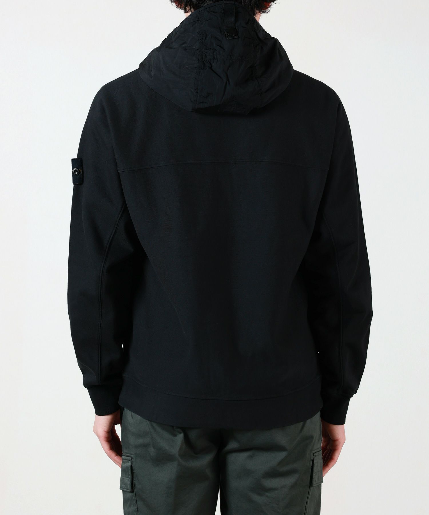 STONE ISLAND(ストーンアイランド)】 スウェットシャツ フルジップ 