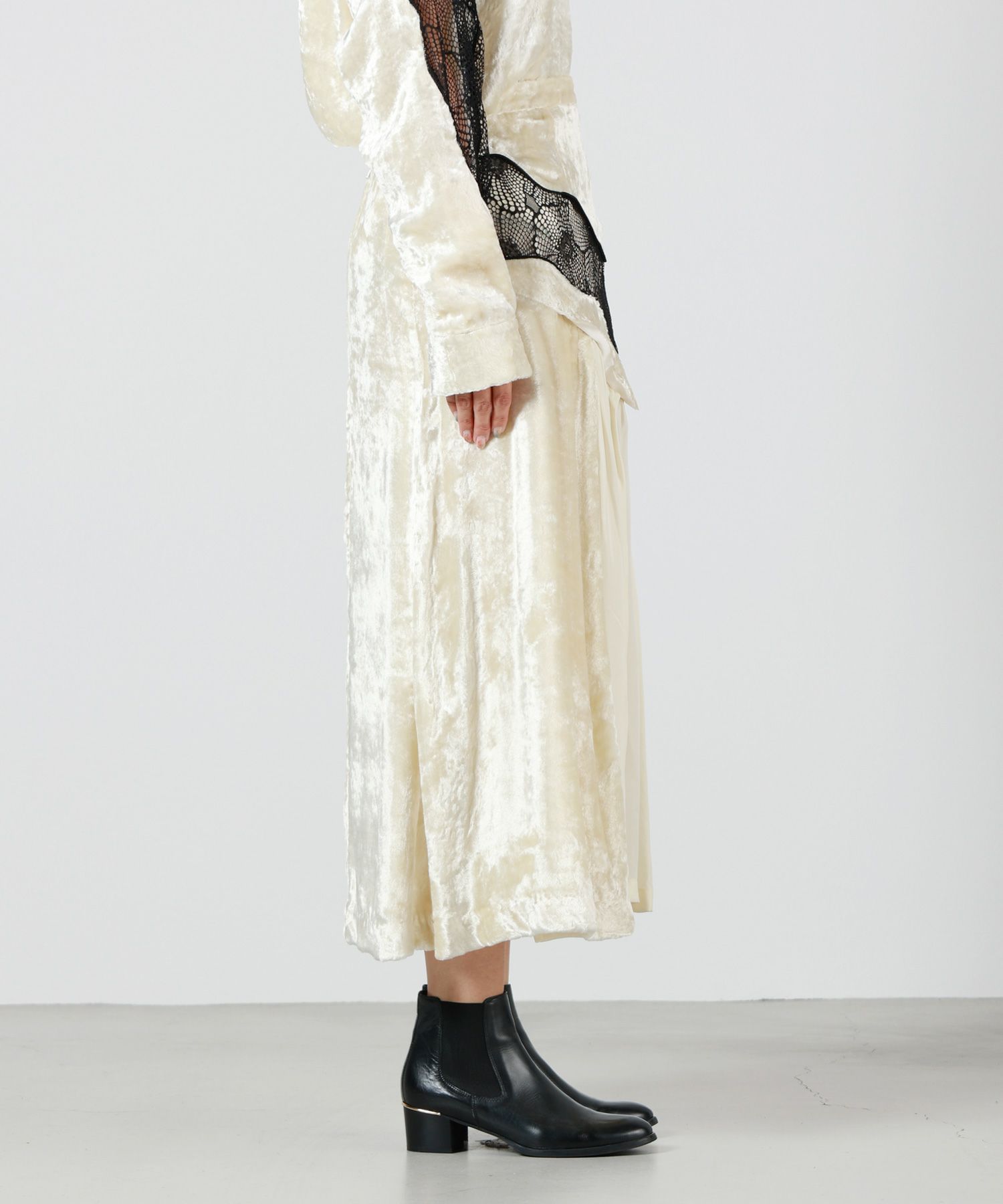 TOGA PULLA(トーガプルラ)】 VELVET LACE SKIRT｜PARIGOT ONLINE