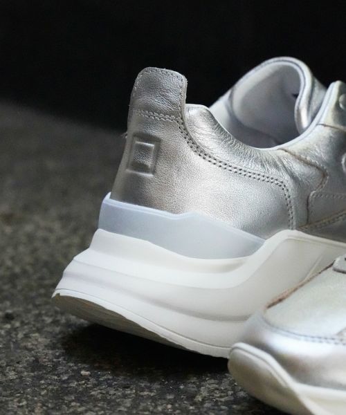 D.A.T.E.(デイト)】 PARIGOT別注 FG限定カラー“LEATHER SILVER”(36～43