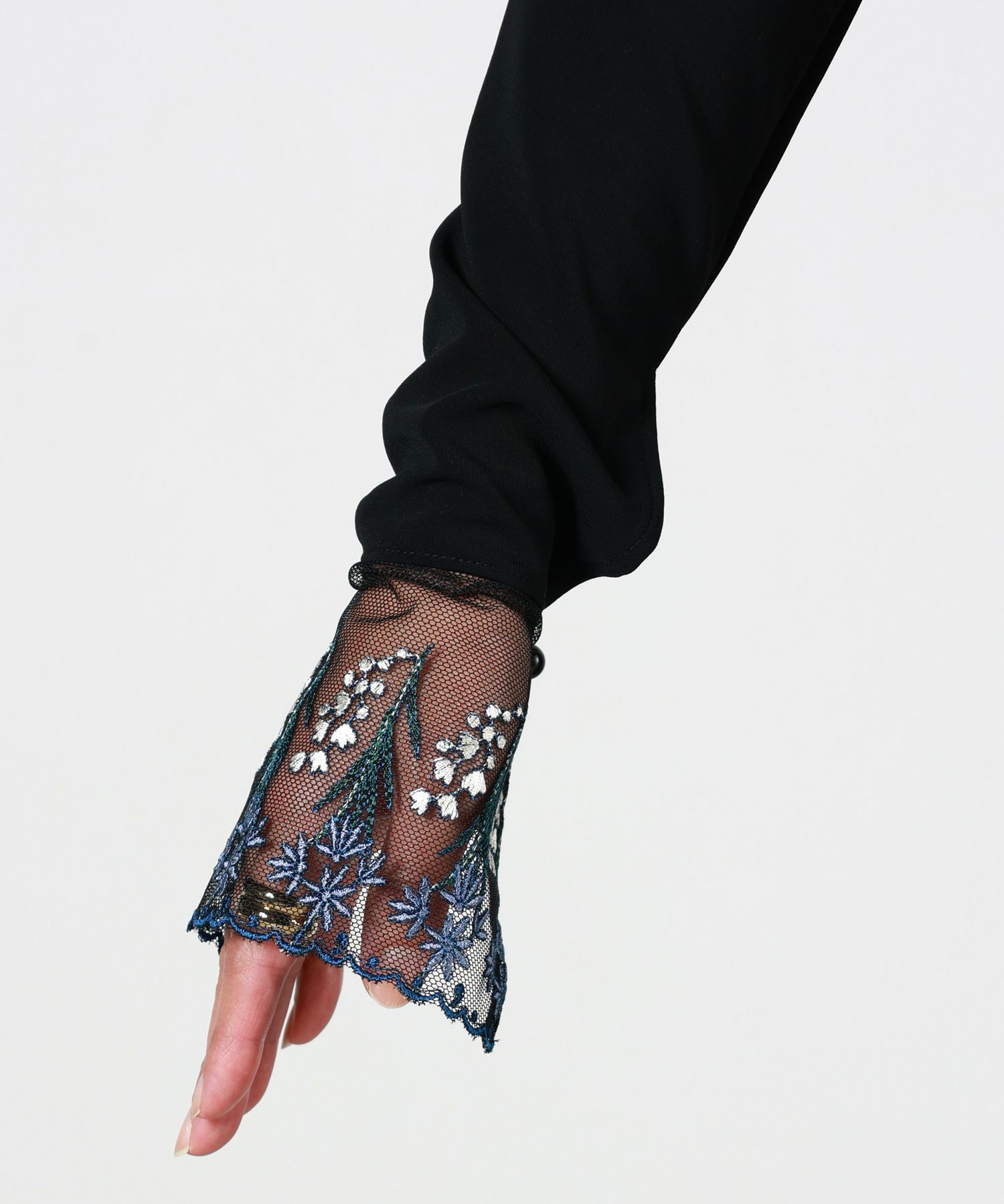 LOKITHO(ロキト)】 EMB. HEM TOP｜PARIGOT ONLINE（パリゴオンライン）