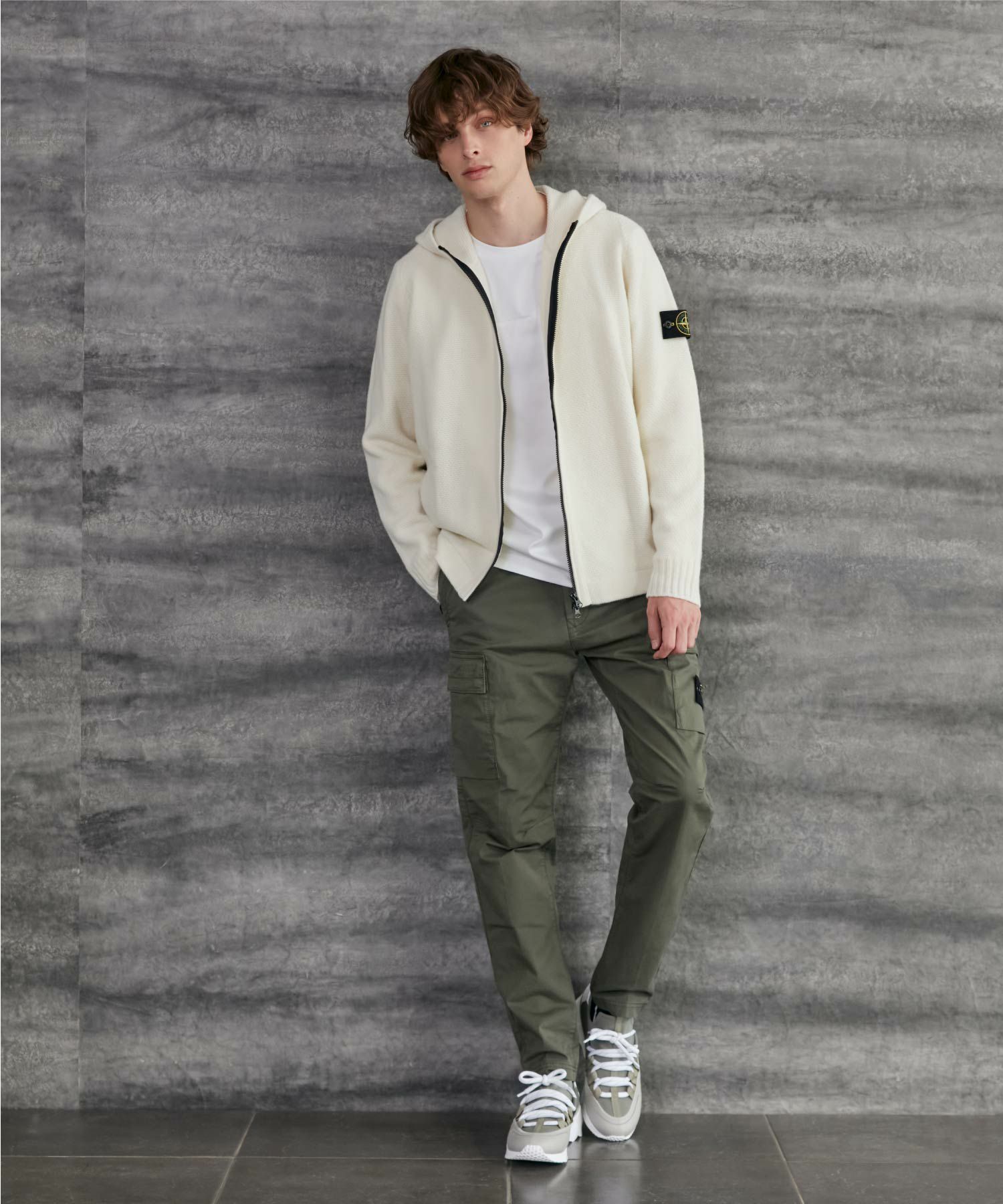 STONE ISLAND(ストーンアイランド)】 KNITWEAR フルジップニット 