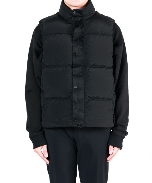 STONE ISLAND(ストーンアイランド)】NYLON METAL IN ECONYL REGENERATED KYLON WITH  DOWN-TC SLEEVELESS REALDOWN JACKET ダウンベスト｜PARIGOT ONLINE（パリゴオンライン）