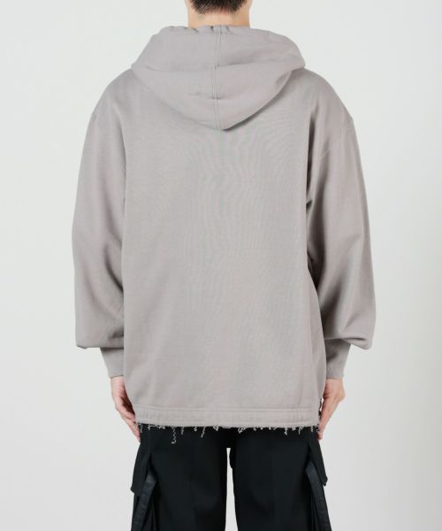 Tamme(タム)】 GRAPES BY THE WINDOW SLIT HOODIE｜PARIGOT ONLINE（パリゴオンライン）