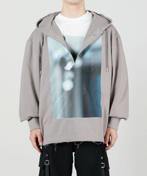 Tamme(タム)】 GRAPES BY THE WINDOW SLIT HOODIE｜PARIGOT ONLINE（パリゴオンライン）