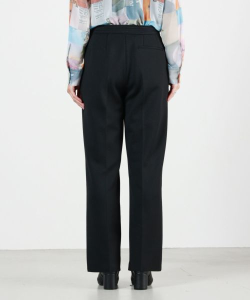 PHEENY(フィーニー)】 Amunzen 2 tuck wide pants｜PARIGOT