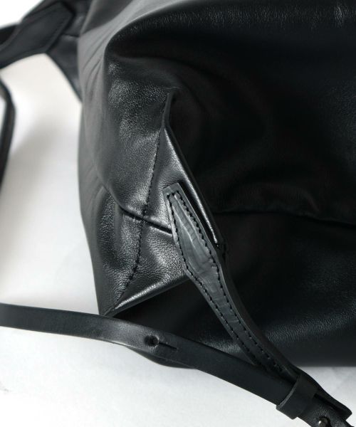 HYKE(ハイク)】 LEATHER KNAPSACK｜PARIGOT ONLINE（パリゴオンライン）