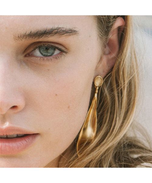 GOOSSENS Paris(ゴッサンスパリ)】 Feuillage Pendant Earrings